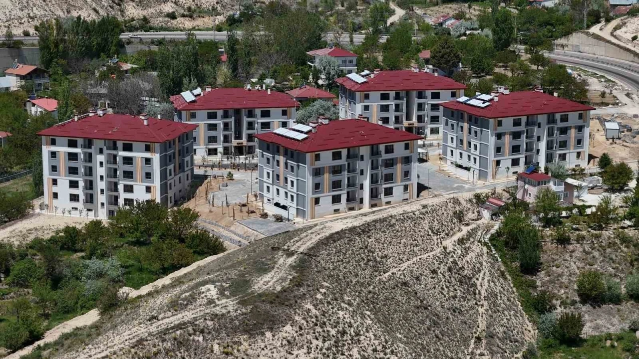 Sivas Gürün’de afet konutları hak sahiplerini buldu
