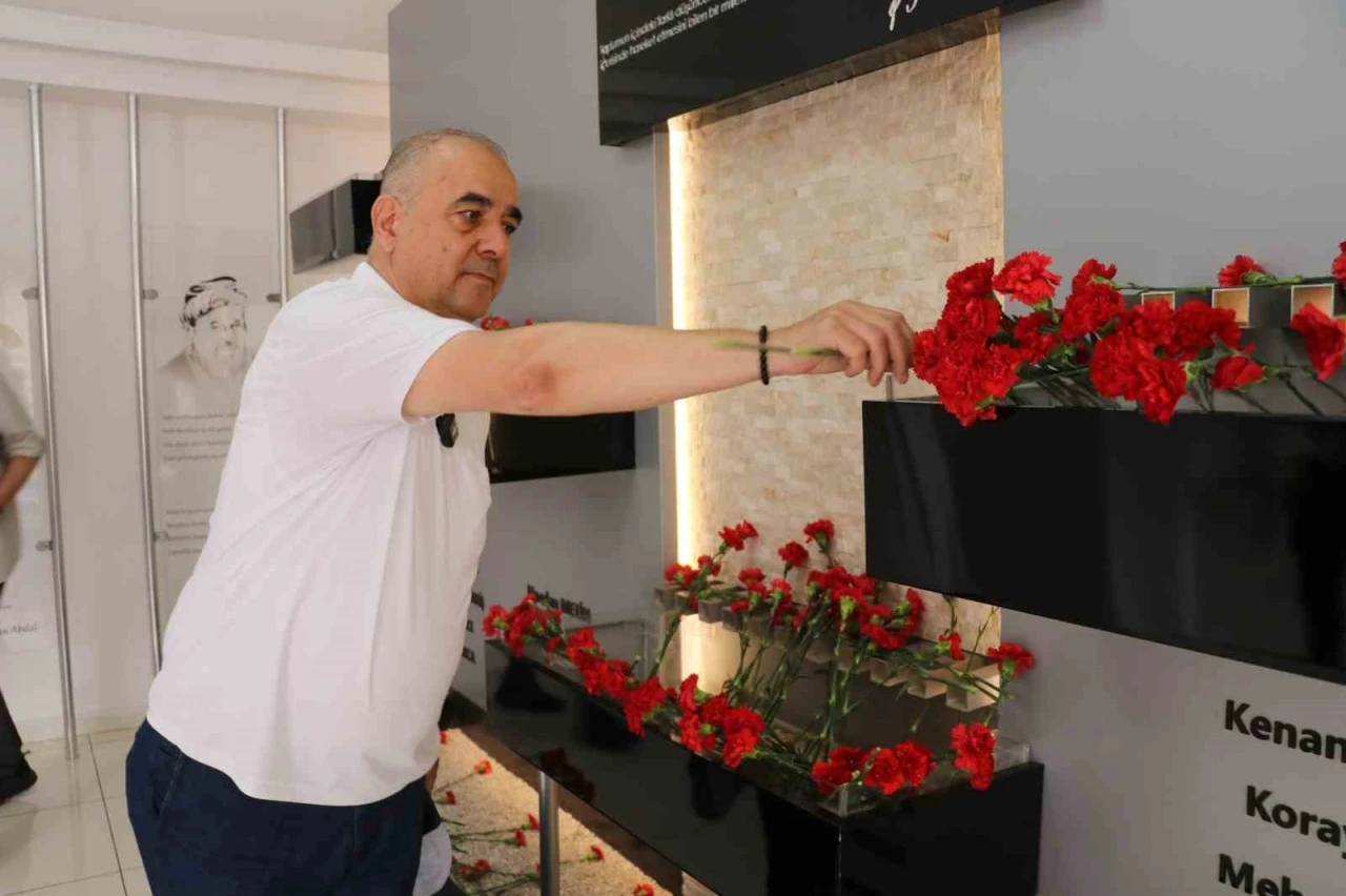 Sivas olaylarında hayatını kaybedenler anıldı
