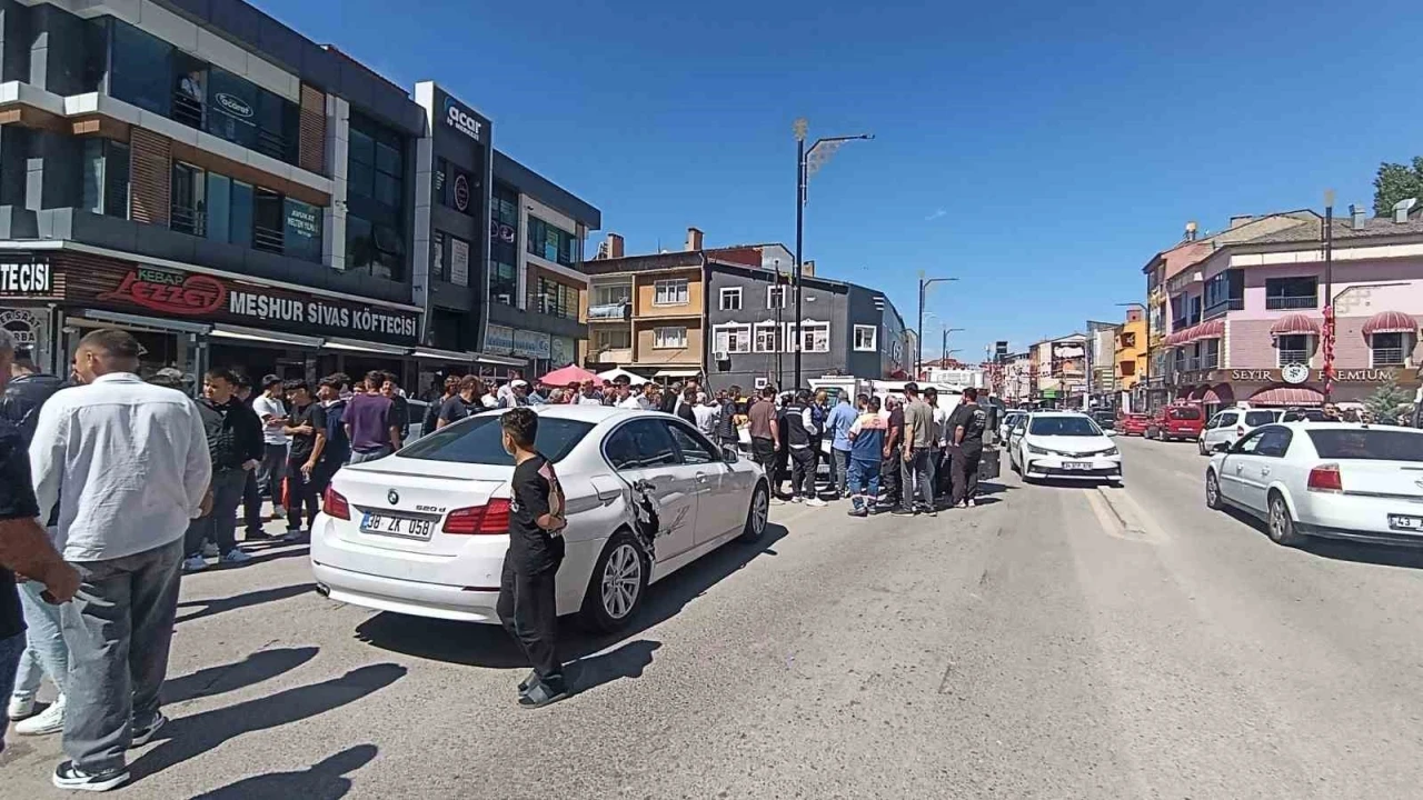 Sivas&rsquo;ta 4 ara&ccedil;lı zincirleme kaza: 1 yaralı
