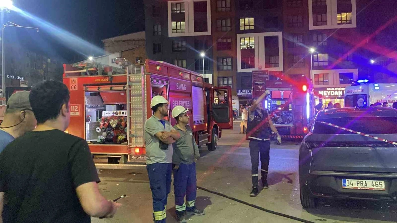 Sivas&rsquo;ta gece yarısı korkutan patlama
