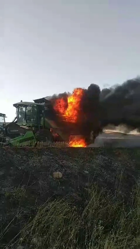 Sivas&rsquo;ta hasat sırasında bi&ccedil;erd&ouml;ver alev topuna d&ouml;nd&uuml;
