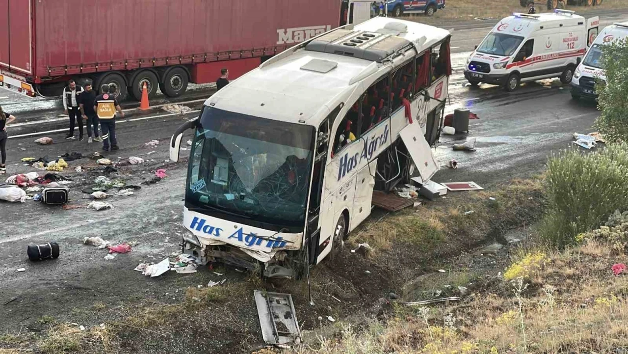 Sivas’ta otobüs kazasında ölenlerin kimlikleri tespit edildi
