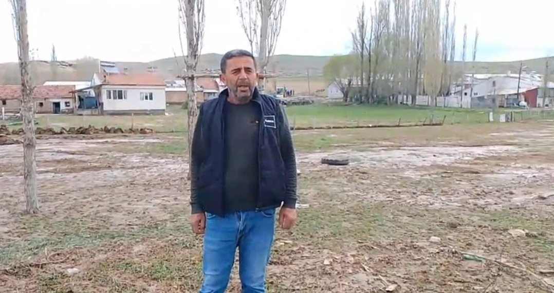 Sivas’ta sağanak ve dolu yağışı sonrası dere taştı
