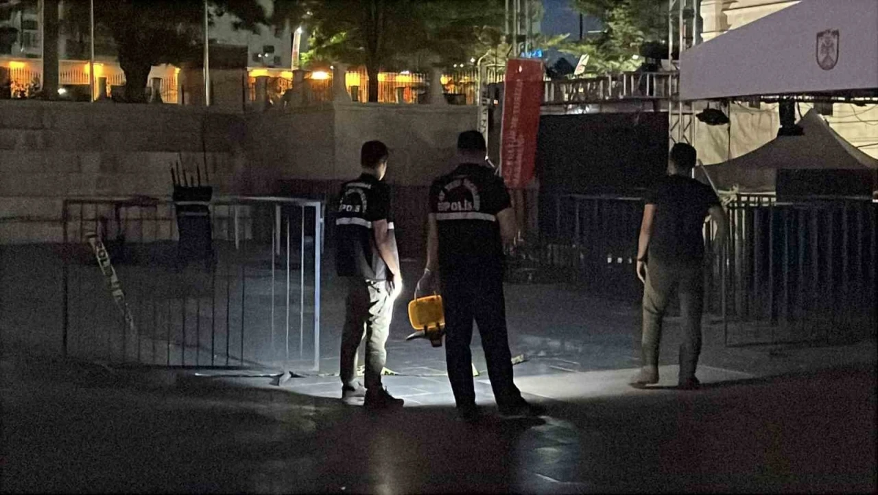 Sivas&rsquo;ta sahipsiz bebek &ccedil;antası ekipleri harekete ge&ccedil;irdi
