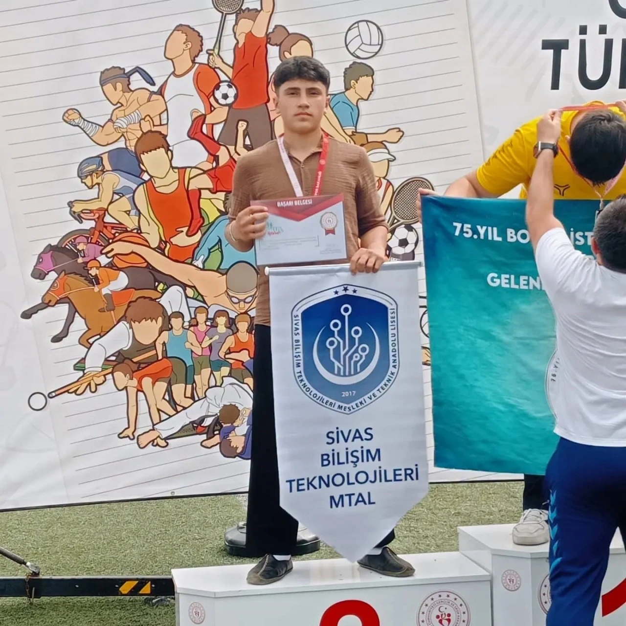 Sivaslı ok&ccedil;u T&uuml;rkiye k&uuml;rs&uuml;s&uuml;nde
