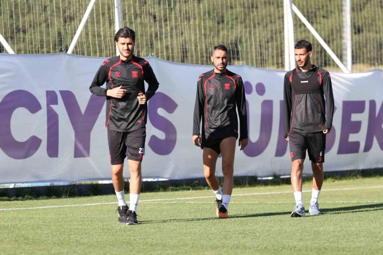 Sivasspor g&uuml;n&uuml; tek idmanla tamamladı
