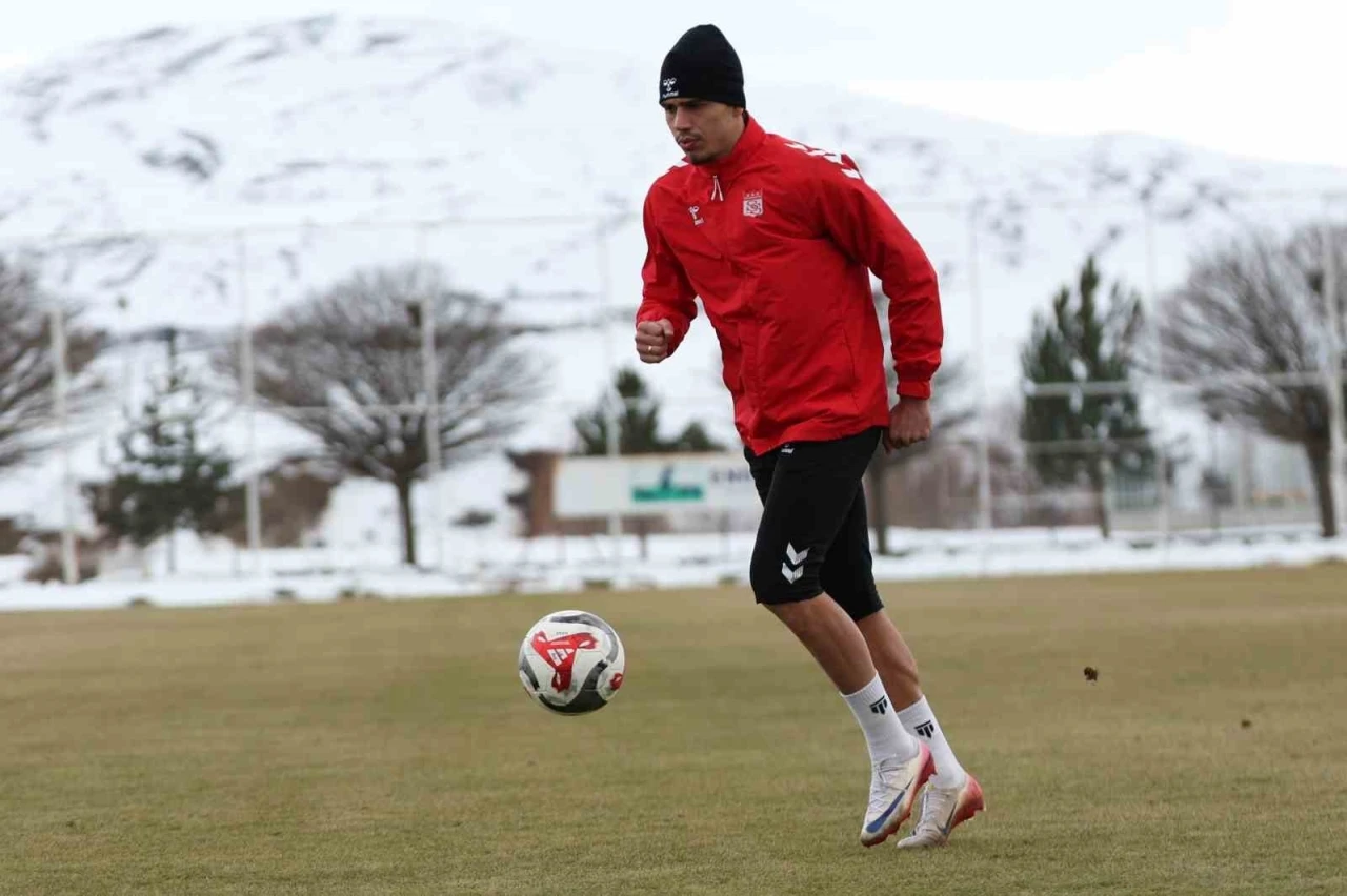 Sivasspor, Pendikspor ma&ccedil;ı hazırlıklarını s&uuml;rd&uuml;rd&uuml;
