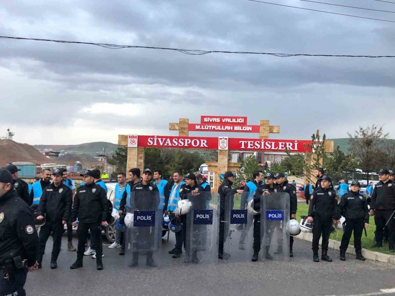 Sivasspor Taraftarı Ayaklandı