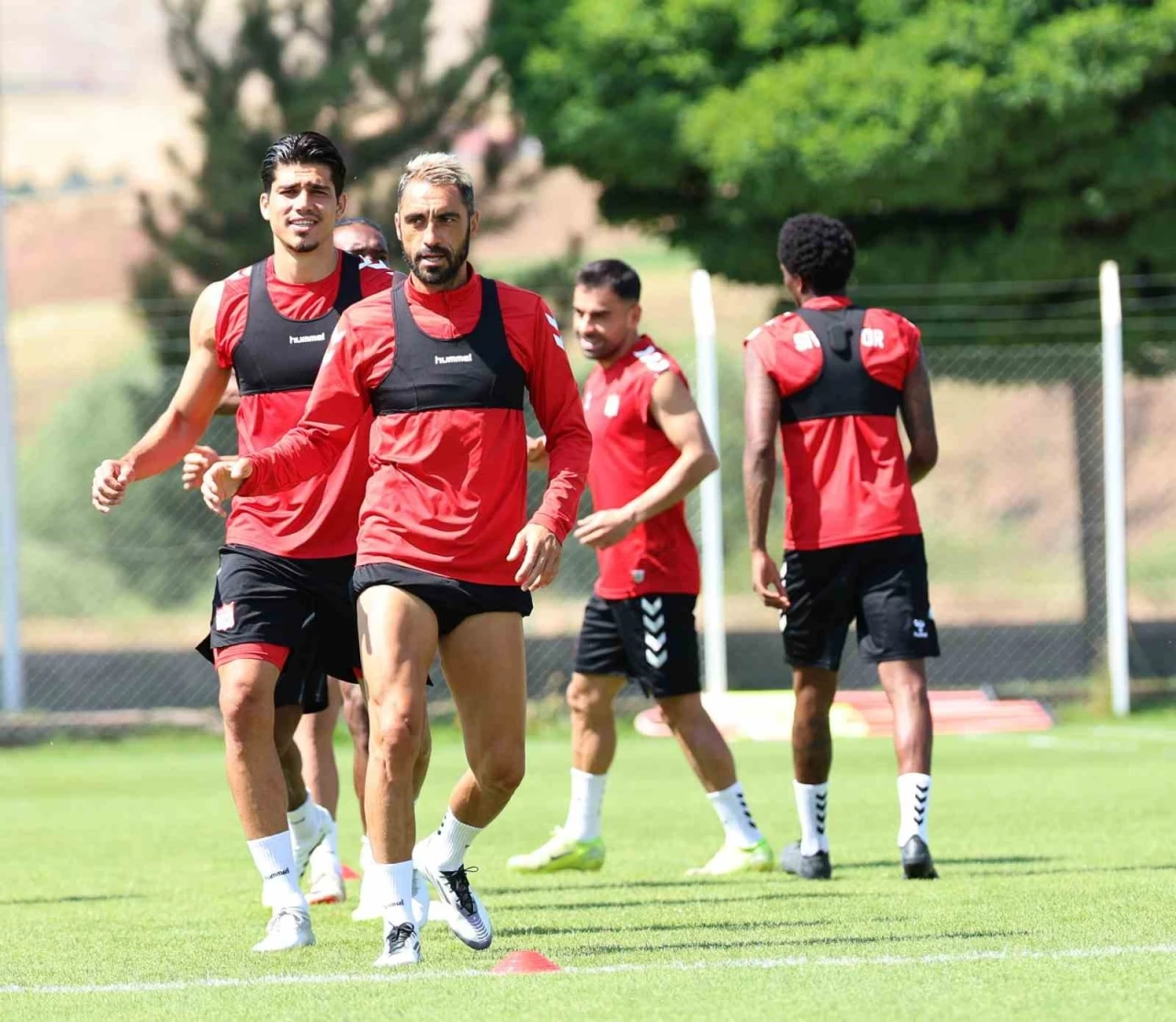 Sivasspor, yeni sezon hazırlıklarını sürdürdü
