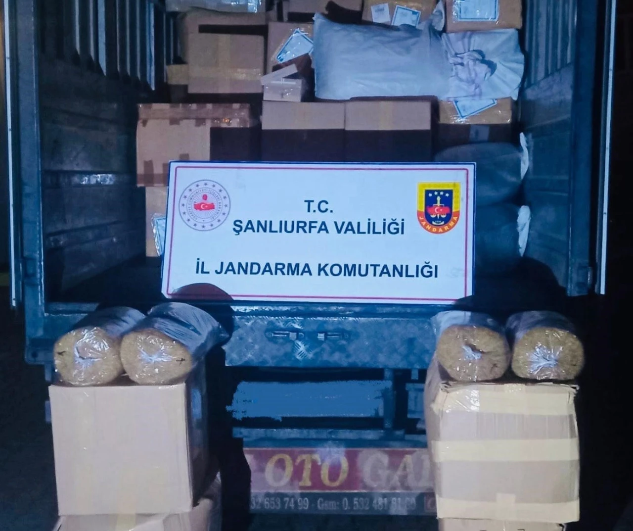 Siverek’te 3 tonun üzerinde kıyılmış tütün ele geçirildi
