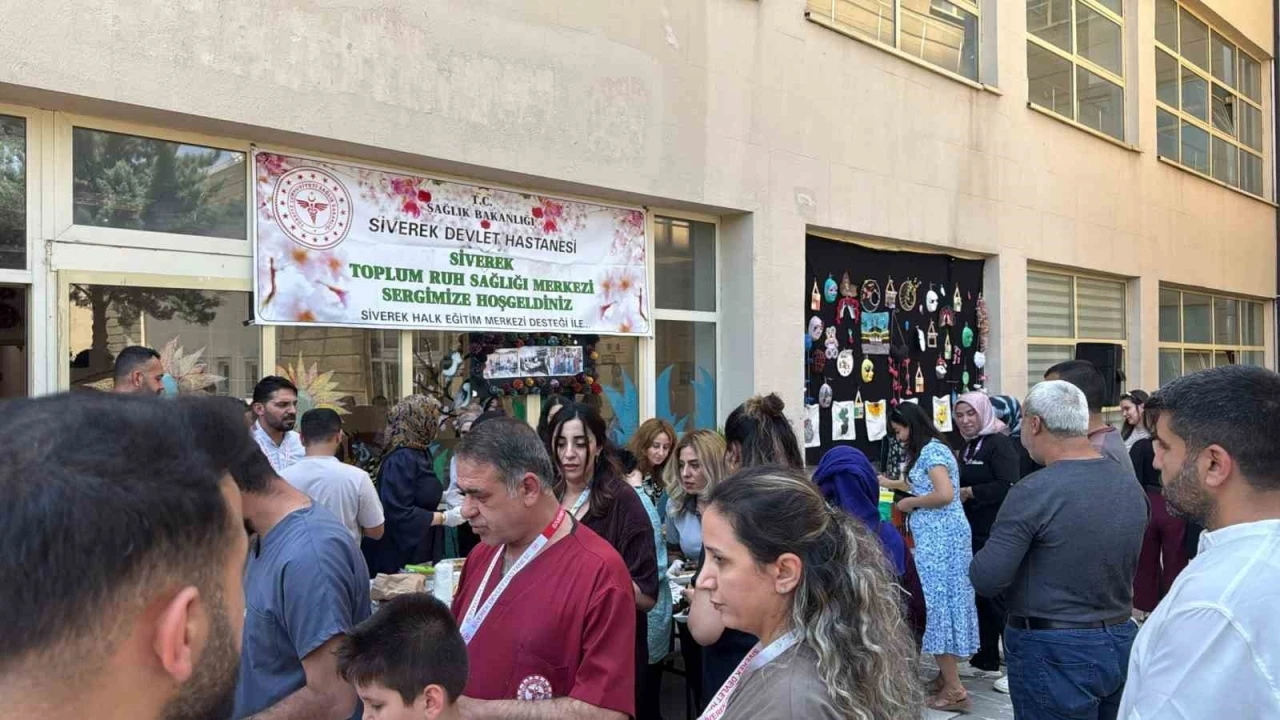 Siverek’te ruh sağlığı hastalarının el emeği ürünleri sergil
