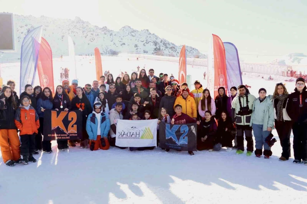 Snowboard İl Birinciliği m&uuml;sabakaları sona erdi
