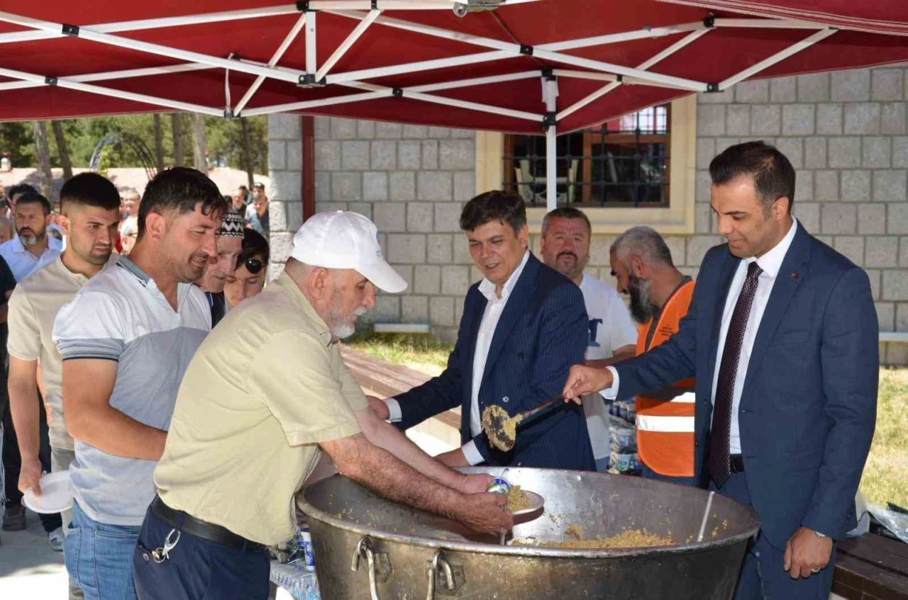 Söğüt’te &quot;Şifalı Pilav&quot; etkinliği yoğun katılımla gerçekleştirildi
