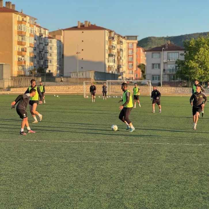 Söğütspor hafta sonu oynayacağı şampiyonluk maçının hazırlıkları sürdürüyor
