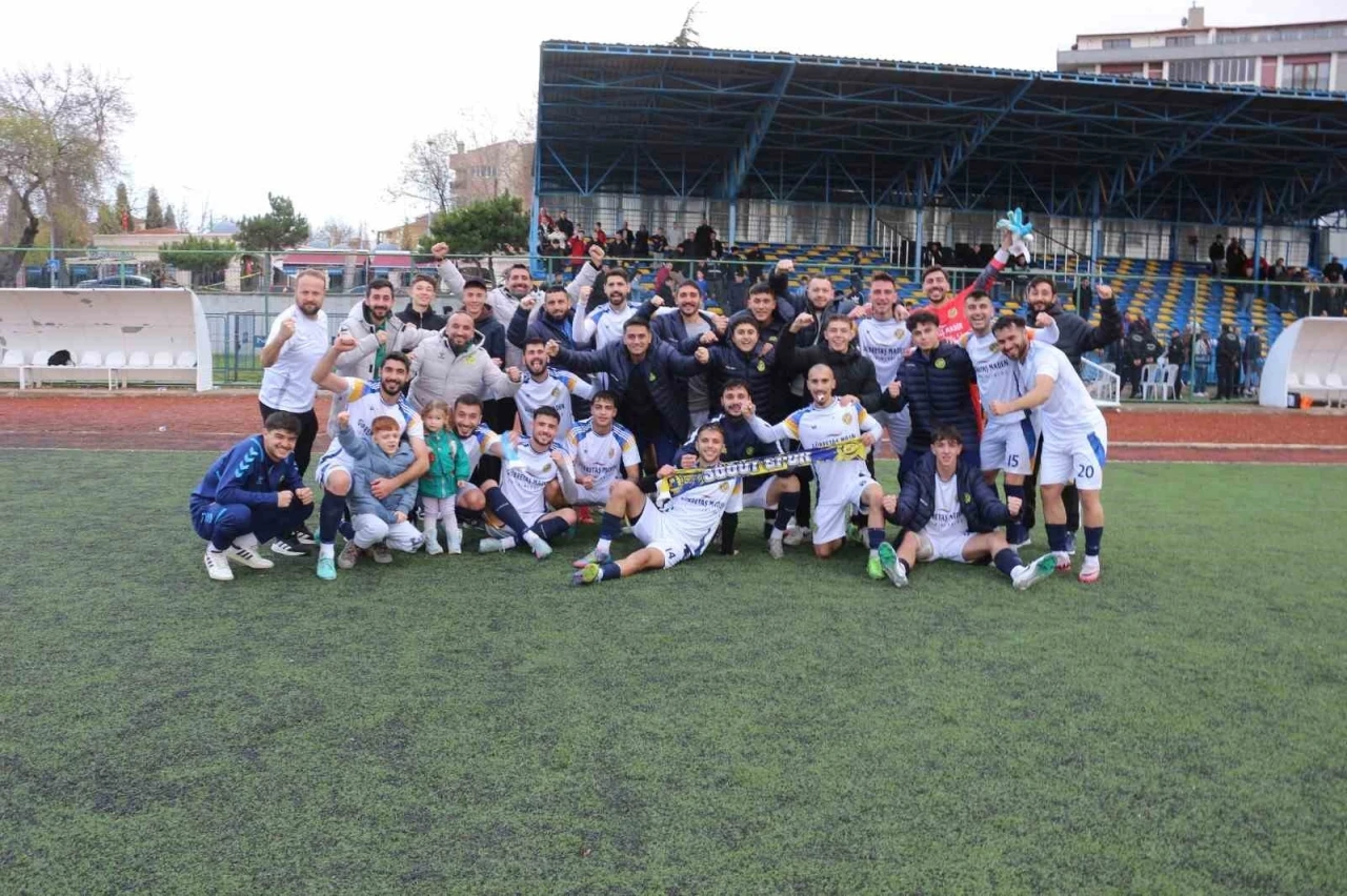 Söğütspor kendi evinde kazanarak rahat bir nefes aldı
