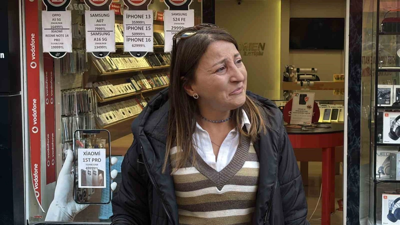 Sokağın maskotu &quot;Waffle&quot; ekipler tarafından barınağa götürülünce gözyaşı döktü
