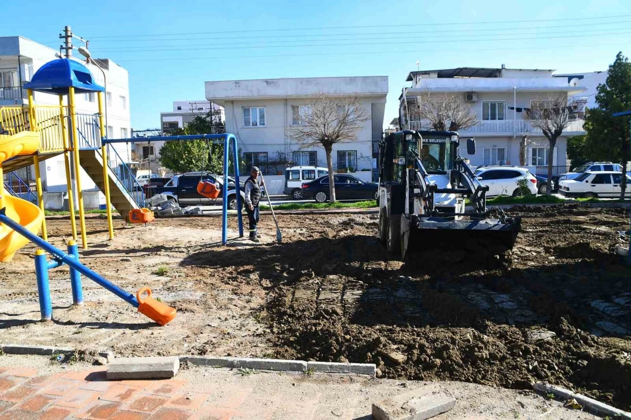 S&ouml;ke Belediyesi parkları yenilemeye devam ediyor
