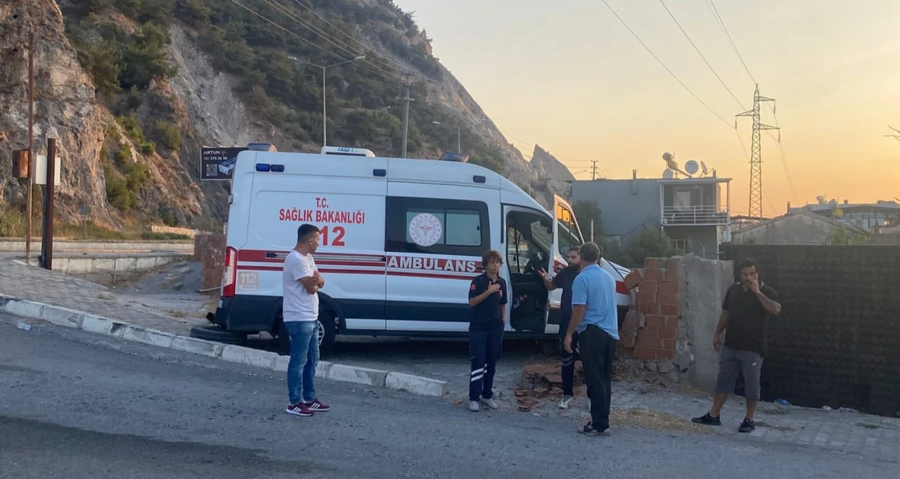 Söke’de ambulans ile cip çarpıştı
