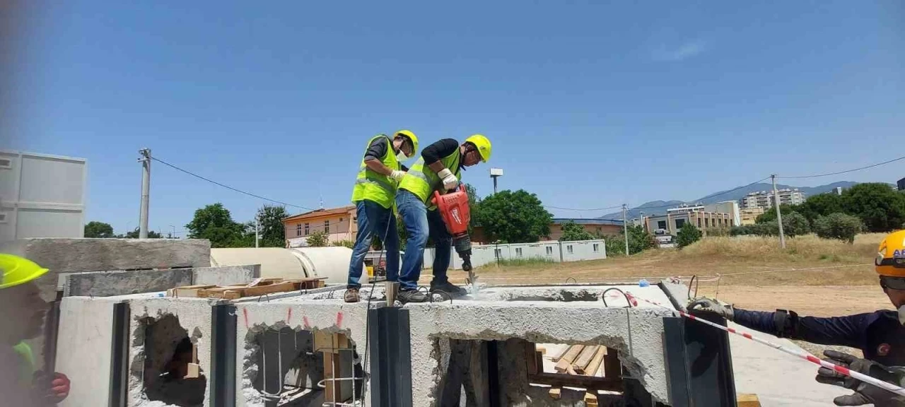Söke’de arama kurtarma eğitimleri devam ediyor
