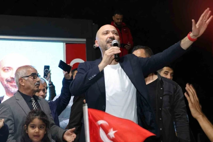 Söke’de Arıkan galibiyetini kutladı
