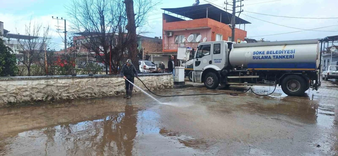 S&ouml;ke&rsquo;de belediye ekipleri seferber oldu
