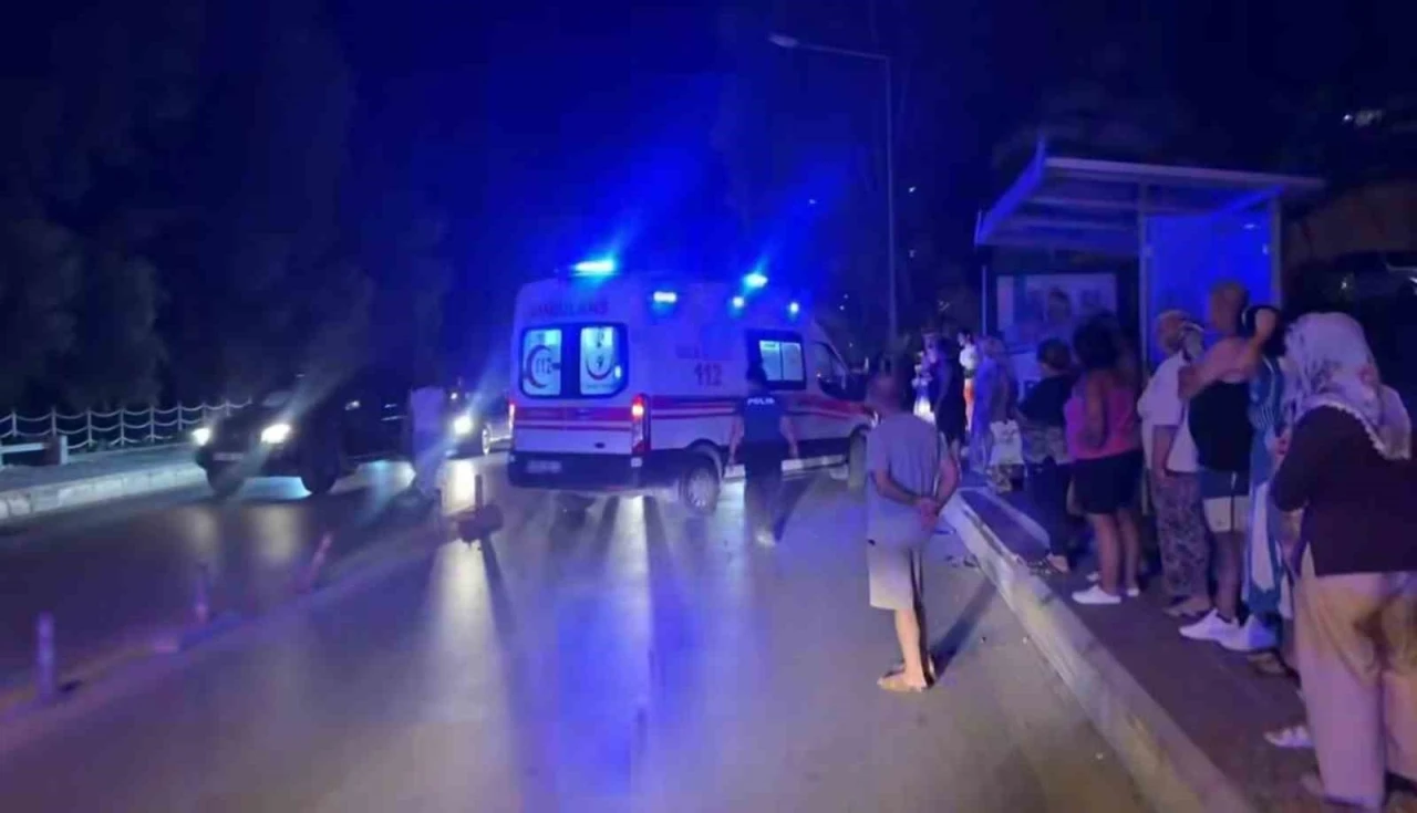 S&ouml;ke&rsquo;de trafik kazası; Ağır yaralanan motosiklet s&uuml;r&uuml;c&uuml;s&uuml; hastaneye kaldırıldı

