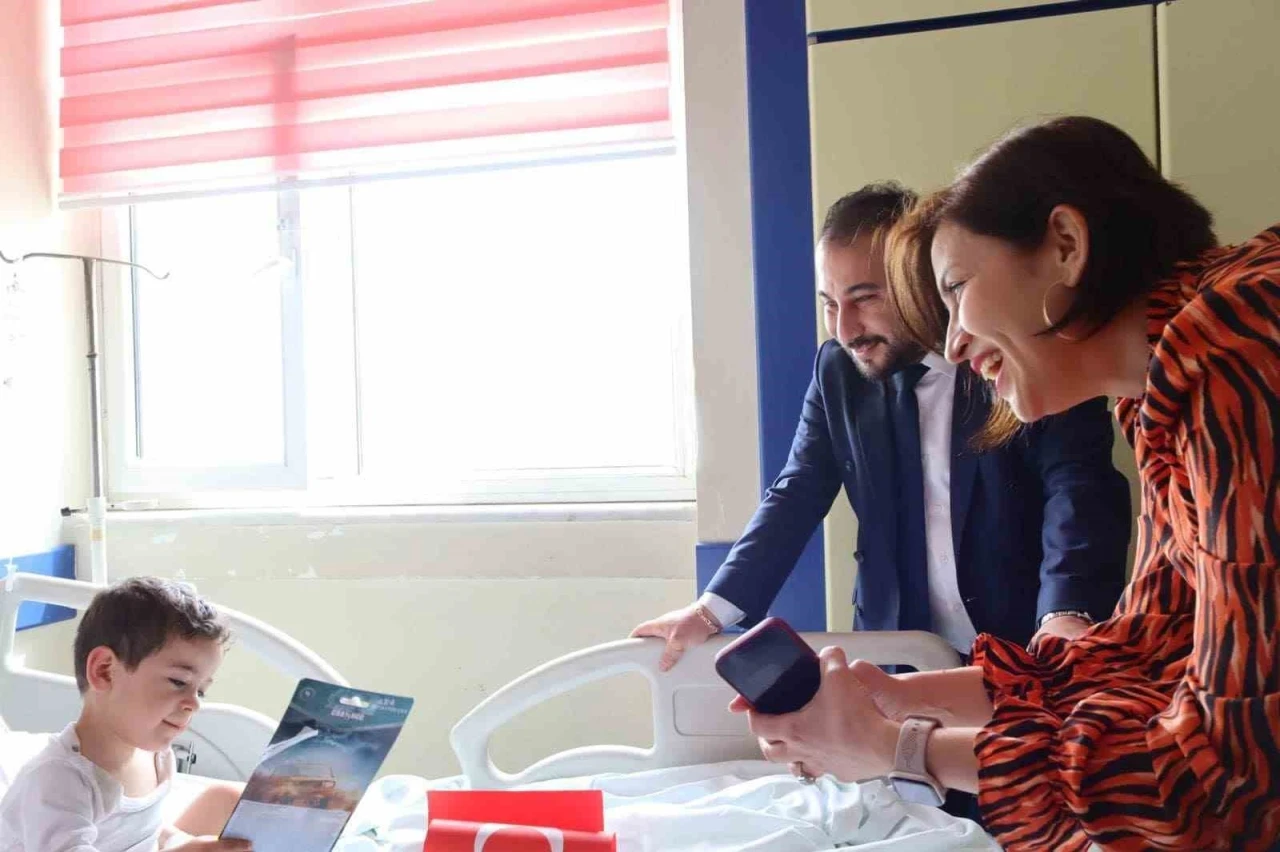Söke Fehime Faik Kocagöz Devlet Hastanesi’nde çocuk servisinde 23 Nisan coşkusu
