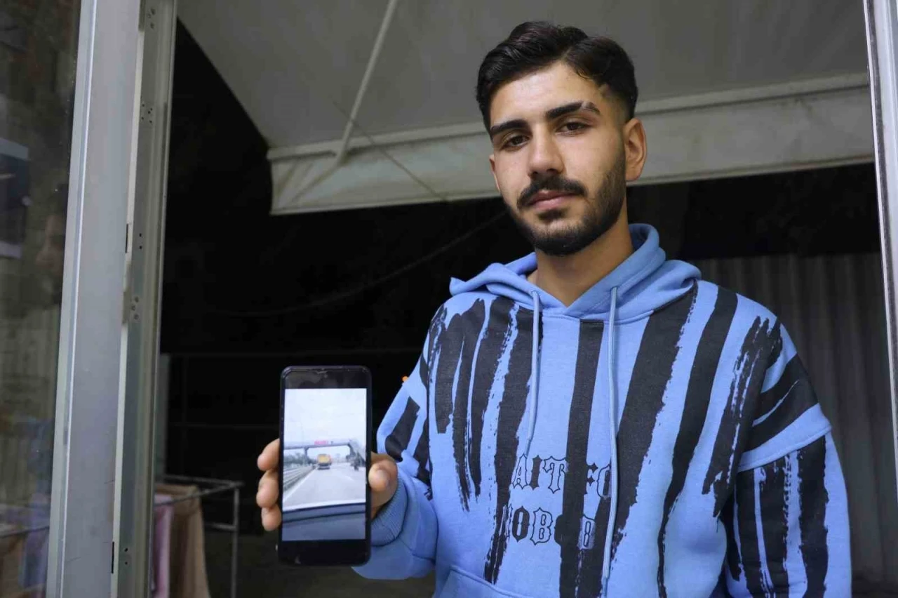 Sol şeritte 100 kilometre hızla ilerleyen hafriyat kamyonu hayrete düşürdü
