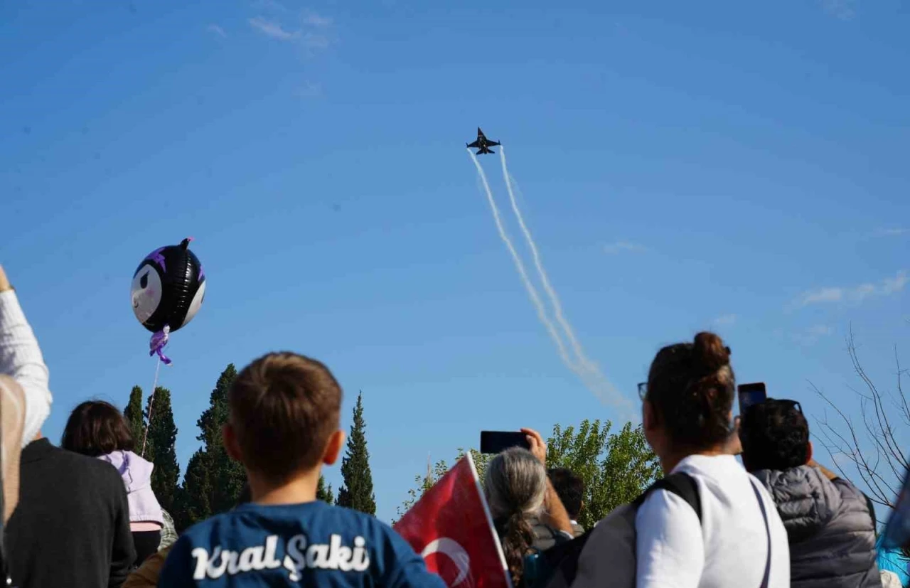 SOLOTÜRK’ten Pamukkale semalarında Cumhuriyet coÅŸkusu
