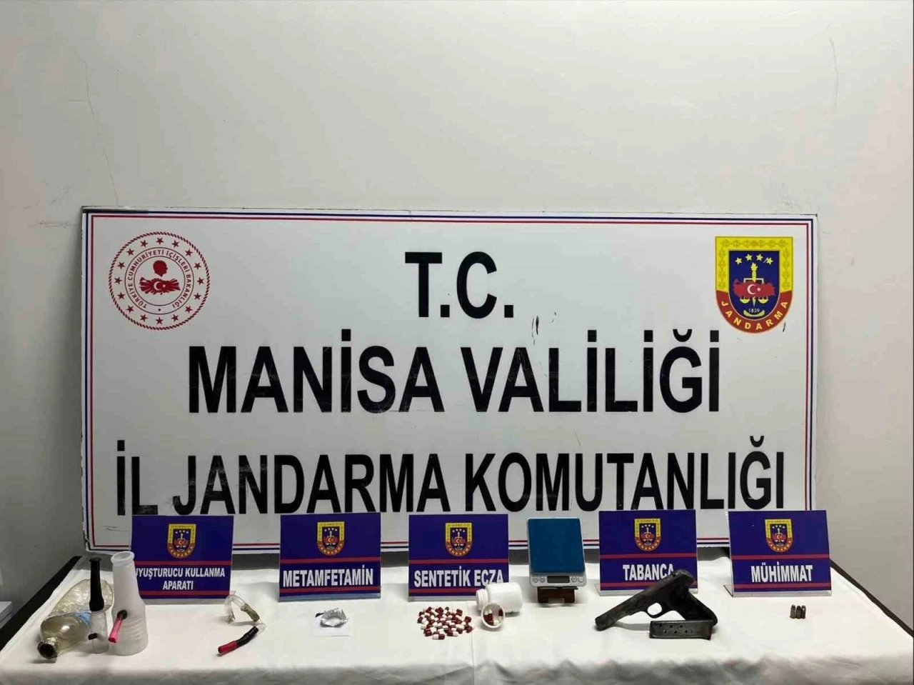 Soma’da jandarmadan uyuşturucu operasyonu
