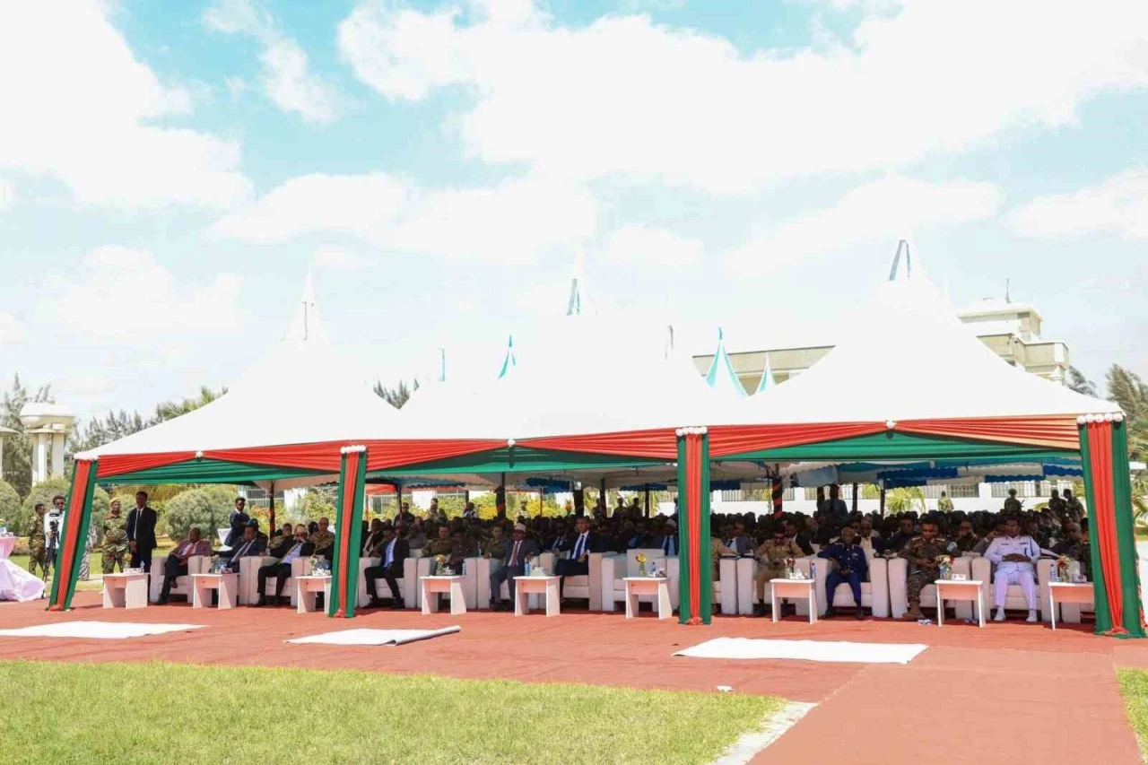 Somali Savunma Bakanı: "T&uuml;rkiye, Somali ordusuna destek i&ccedil;in F-16 savaş u&ccedil;akları konuşlandırdı"
