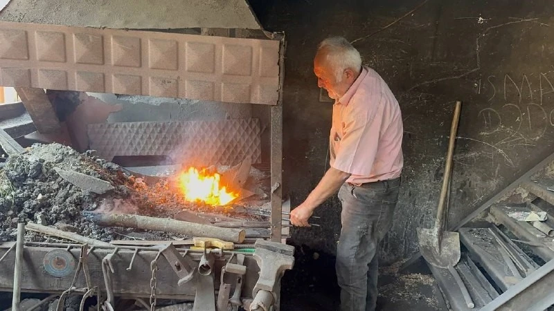 Son kuşak demirciler 50 yıldır demire şekil veriyor
