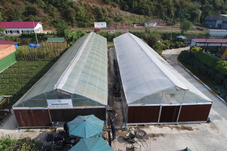 Son teknoloji seralarda &uuml;retim yapıyorlar
