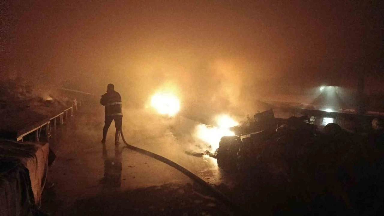 Sorgun’da semt pazarında yangın
