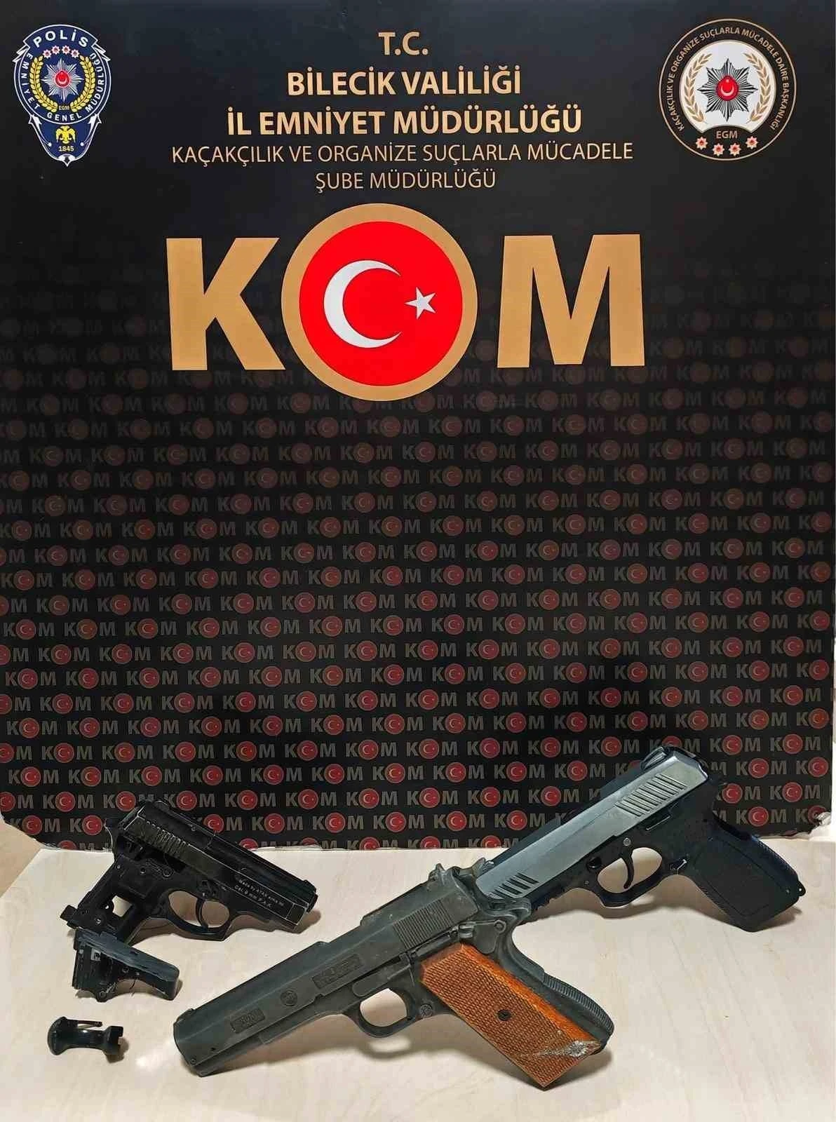 Sosyal medya paylaşımları silahlarını ele verdi
