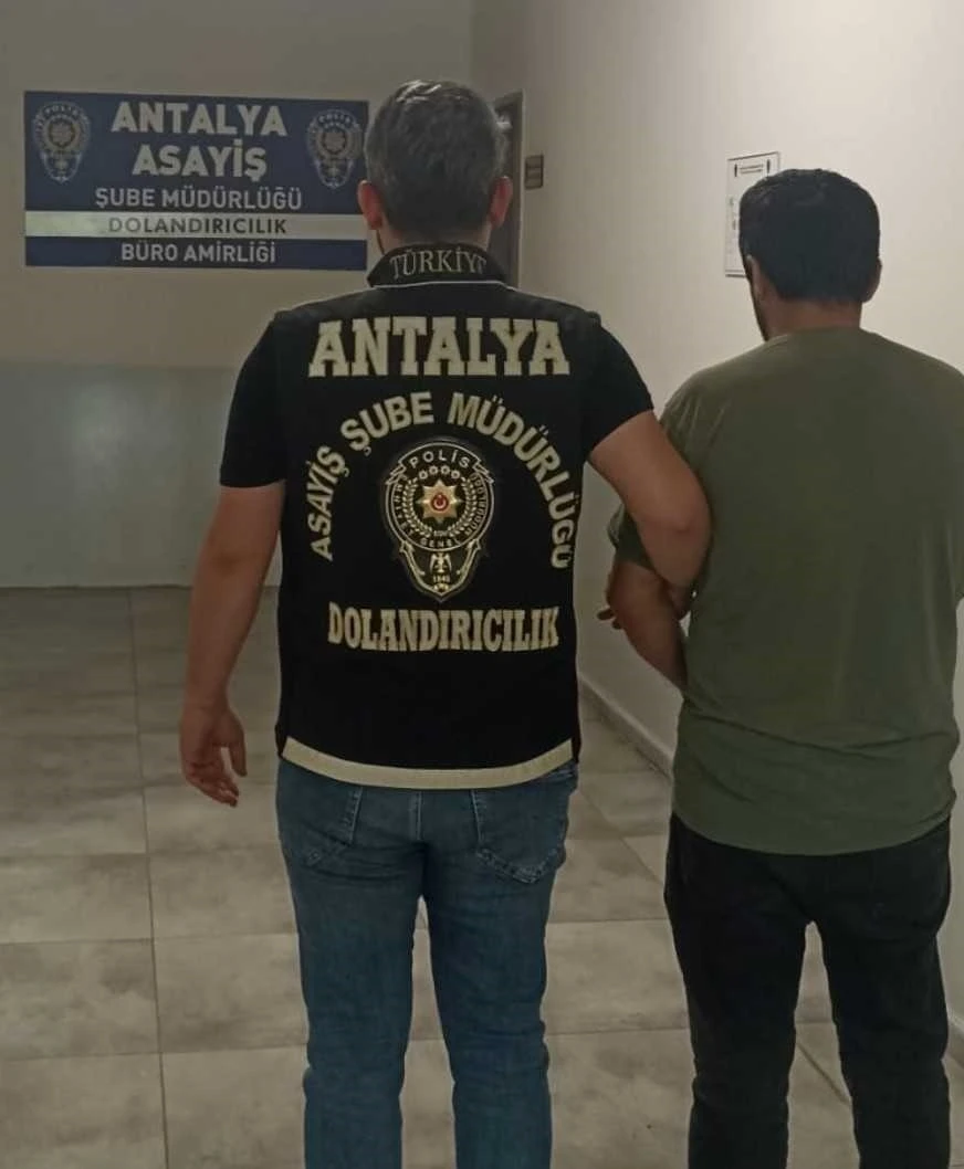 Sosyal medyadan ‘Kara kalem’ siparişiyle dolandırıcılık yapan şüpheli tutuklandı
