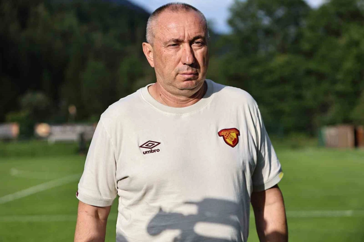 Stanimir Stoilov: &quot;1-2 pozisyonda oynatacak oyuncumuz yok&quot;
