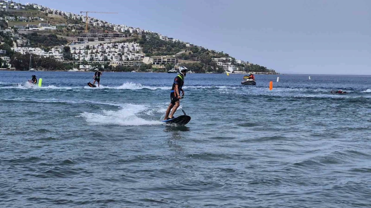 Su Jeti, Flyboard ve MotoSurf Türkiye Şampiyonası, Bodrum’da başladı
