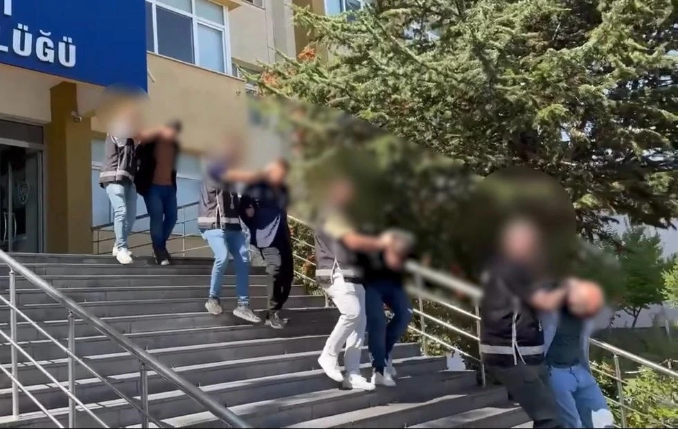 Suç makineleri polisten kaçamadı: 4 gözaltı
