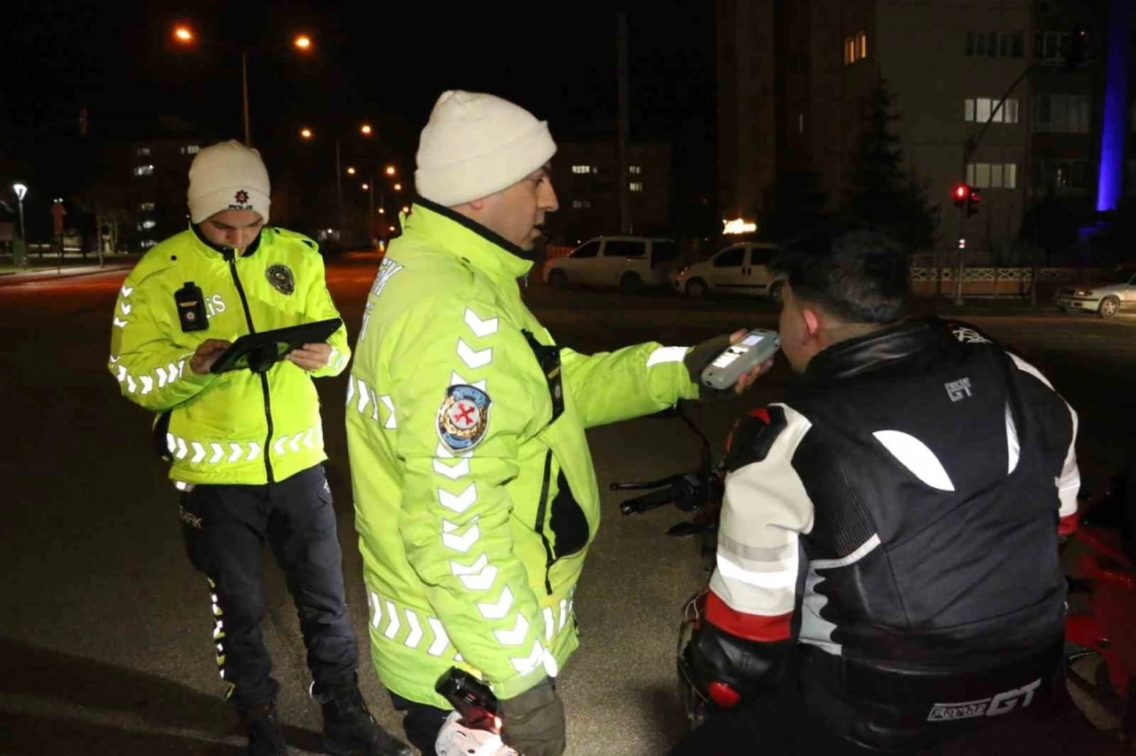 Sultandere&rsquo;de asayiş ve trafik denetimi yapıldı
