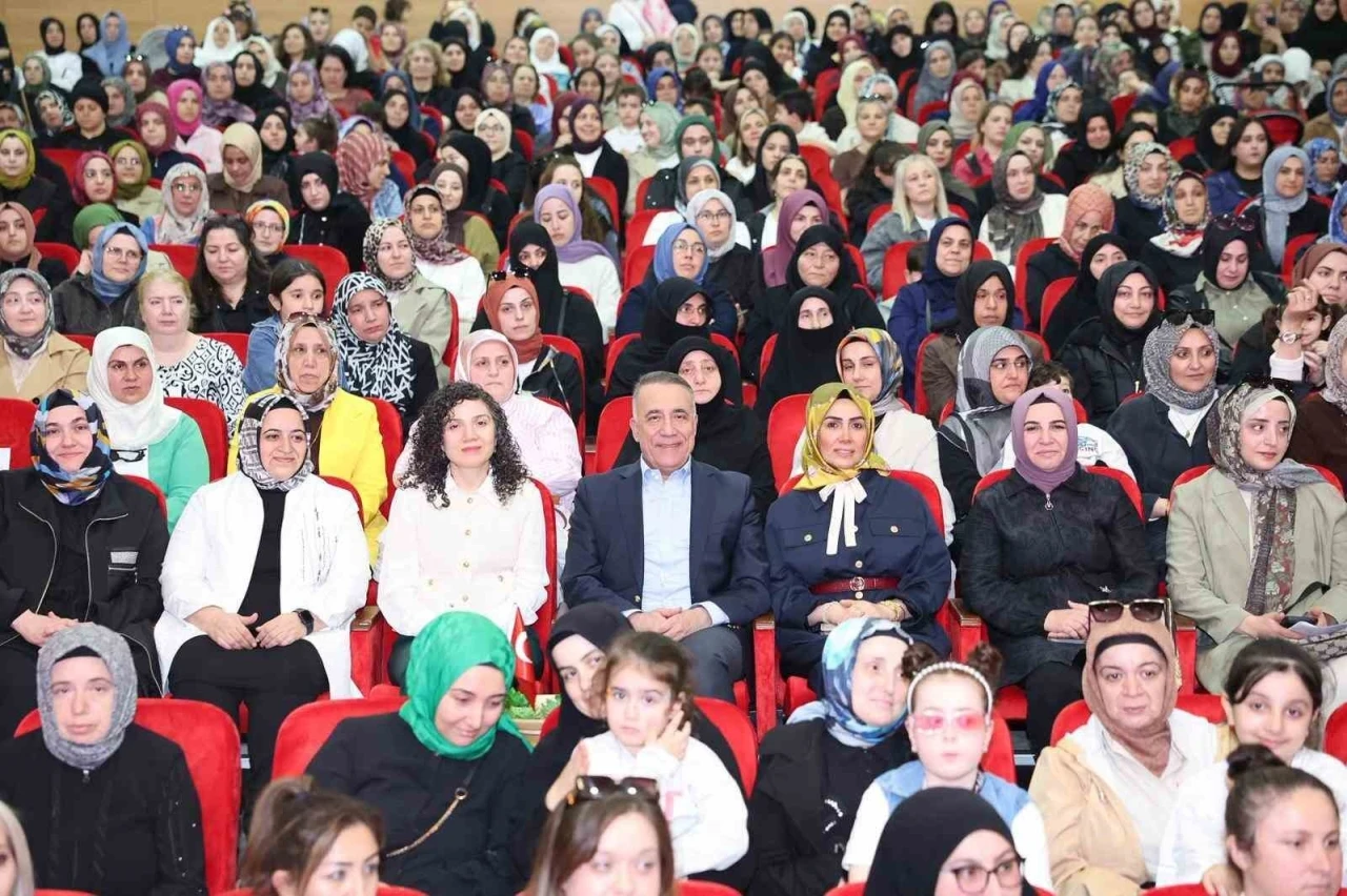 Sultangazi Belediyesi&rsquo;nden anneler i&ccedil;in &rsquo;Bir Ninniyle Değişir D&uuml;nya&rsquo; etkinliği
