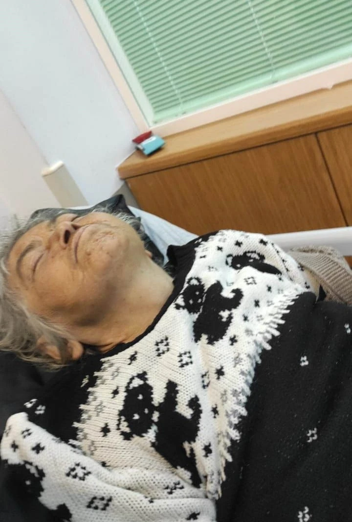 Sultangazi&rsquo;de 75 yaşındaki diyaliz hastası kadının, ara&ccedil;tan inerken d&uuml;ş&uuml;r&uuml;ld&uuml;ğ&uuml; iddiası
