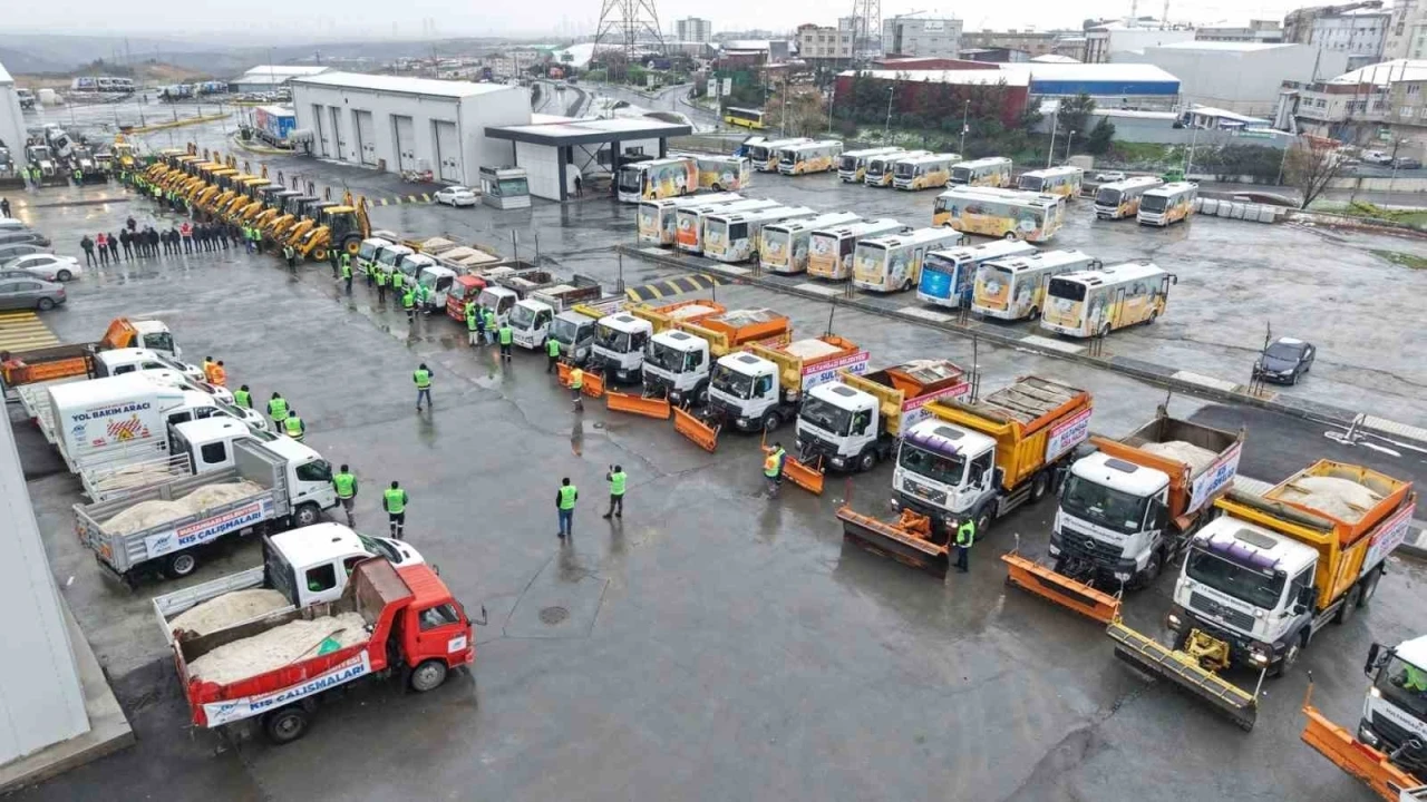 Sultangazi&rsquo;de kar alarmı
