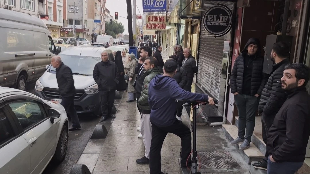 Sultangazi&rsquo;de kuyumcu vurgunu: Altınları alıp kayıplara karıştı
