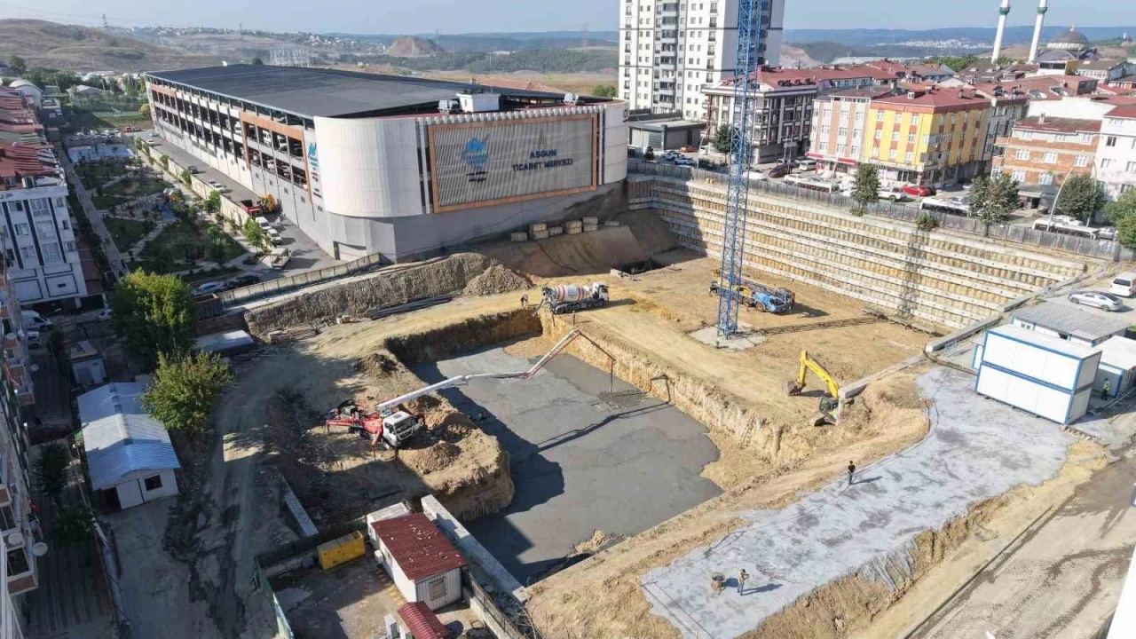 Sultangazi&rsquo;de Yunus Emre Gen&ccedil;lik ve Spor Merkezi hizmete a&ccedil;ıldı
