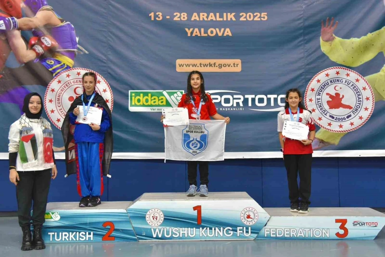 Sultangazili sporcular T&uuml;rkiye Şampiyonası&rsquo;nda 18 madalya kazandı
