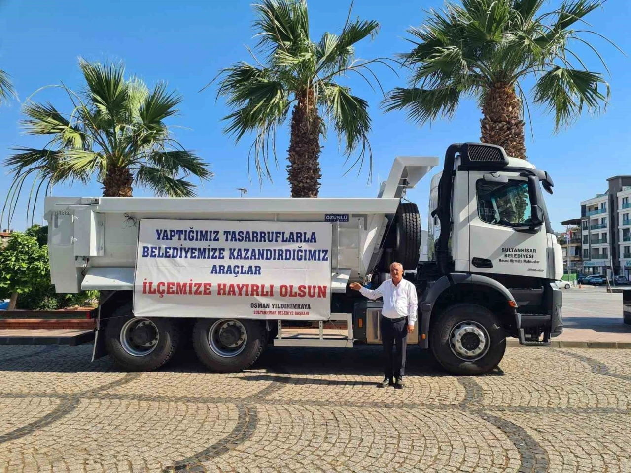 Sultanhisar Belediyesi yeni hizmet aracını filosuna kattı
