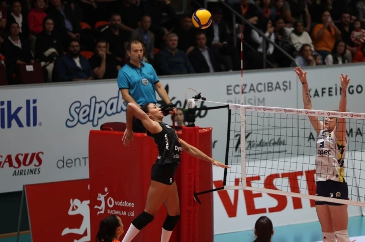 Sultanlar Ligi: Eczacıbaşı Dynavit: 3 - Fenerbah&ccedil;e Opet: 2
