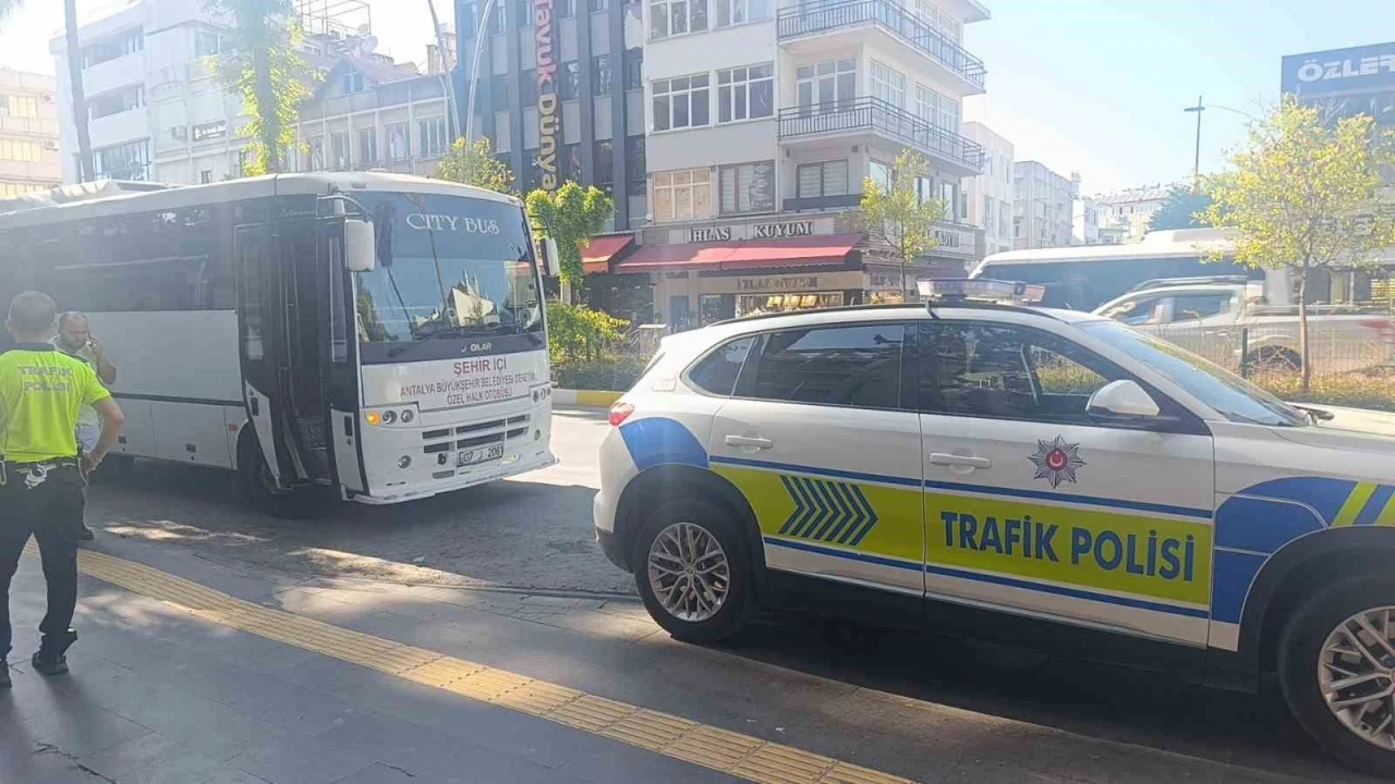 Süresi dolmuş ehliyetle minibüs kullanan sürücüye 3 bin 755 TL ceza
