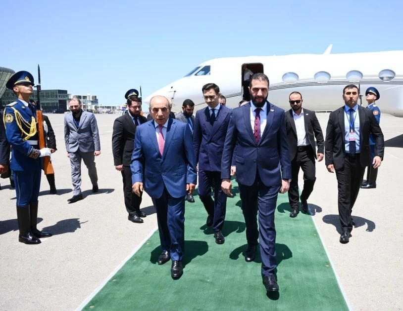 Suriye Devlet Başkanı eş-Şara, Azerbaycan’da
